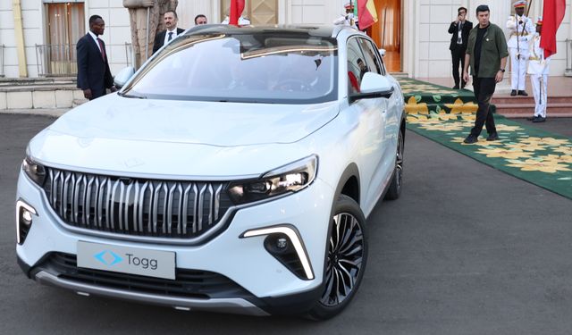 Erdoğan, Etiyopya Başbakanı Ahmed'e Togg hediye etti