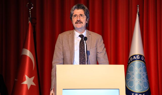 BUÜ'de kişisel verilerin korunması ve dijital mahremiyet eğitimi gerçekleştirildi