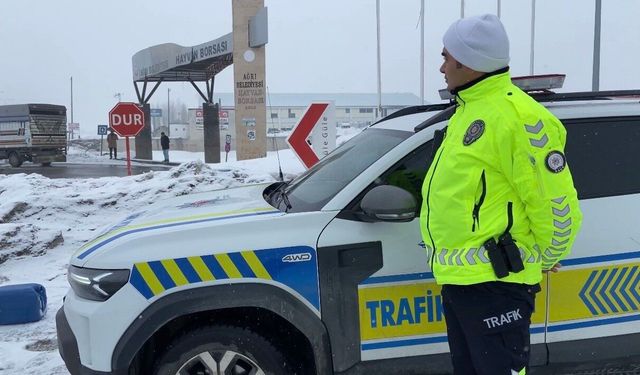 Ağrı'da hayvan borsası çevresinde trafik denetimi