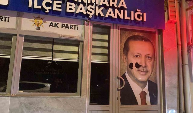 AK Parti Marmara ilçe binasına taşlı saldırıyla ilgili 1 kişi gözaltına alındı