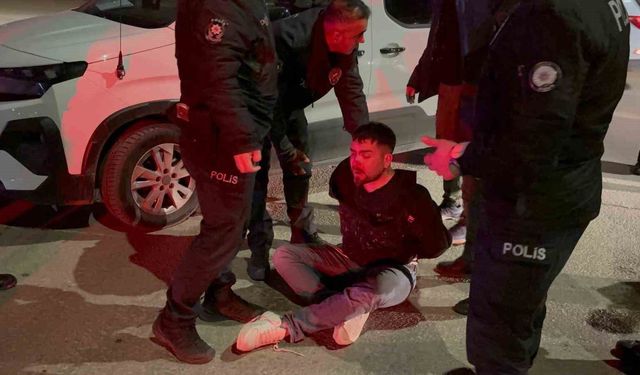 Aksaray'da hasarlı kaza sonrası ortalık karıştı: 5 gözaltı