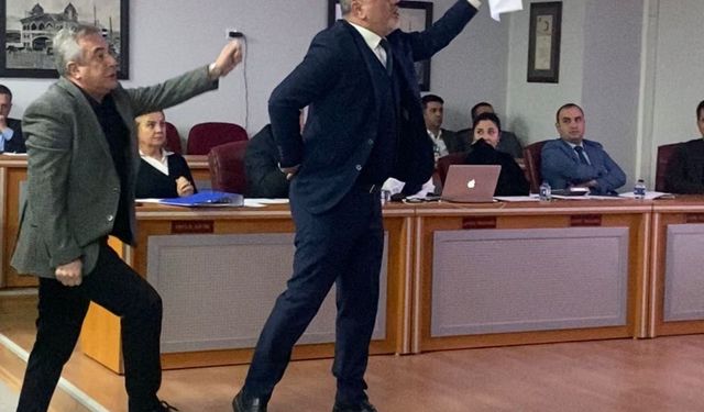 Anma töreni krize dönüştü: Mecliste gergin dakikalar