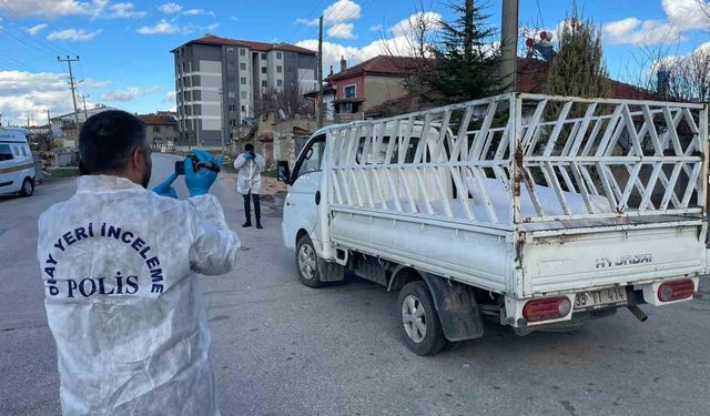 Aracında hareketsiz halde bulunan şahıs kaldırıldığı hastanede kurtarılamadı