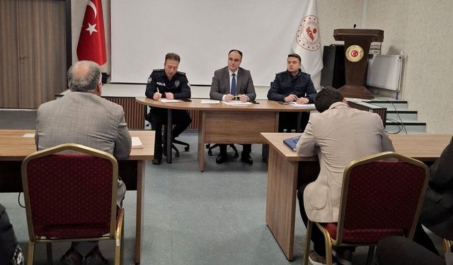 Aslanapa'da eğitim-öğretim yılı tedbirleri toplantısı yapıldı