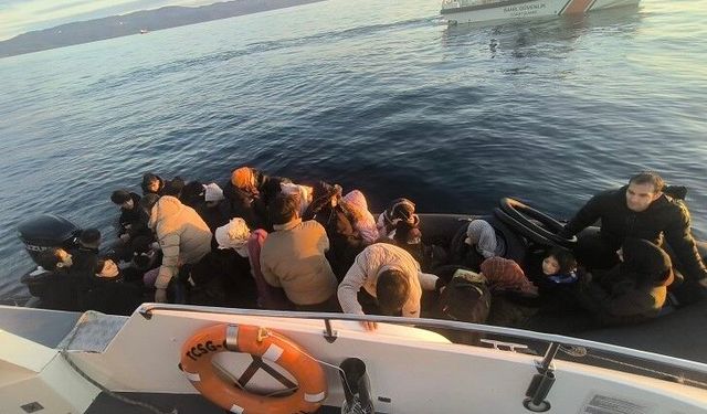 Ayvacık açıklarında 37 kaçak göçmen ile 1 göçmen kaçakçısı şüphelisi yakalandı