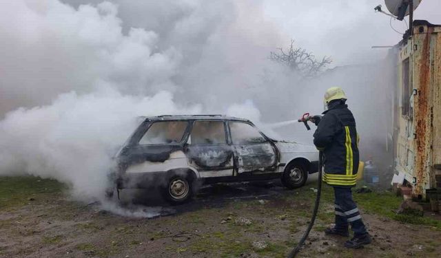 Ayvacık'ta araç yangını