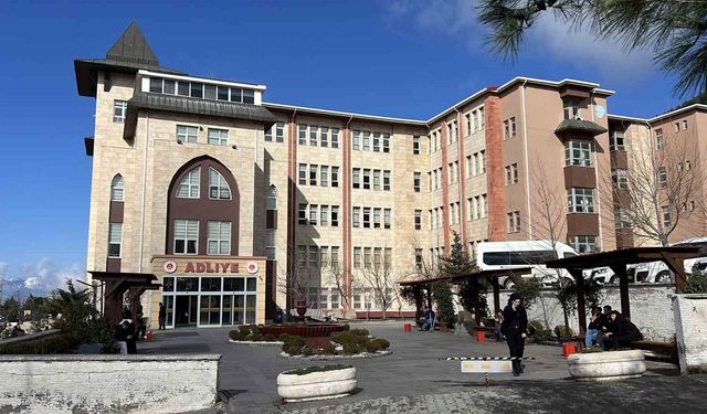 Bebeğe şiddet uygulayan hemşire mahkemede, 'Bende bir anneyim çocuğumun bana ihtiyacı var'