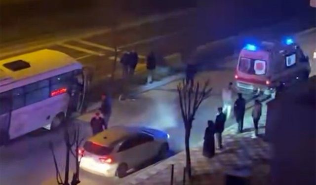 Bolu'da kontrolden çıkan halk otobüsü refüje çıktı, ağaca çarparak durabildi