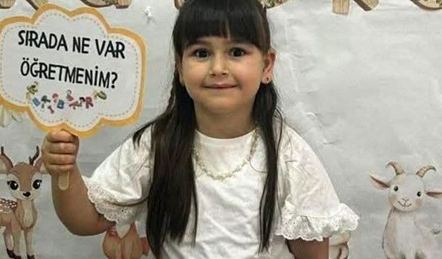 Bu acıya yürek dayanmaz, babası 7 yaşındaki kızının tabutunu taşıdı