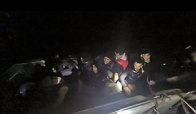 Çanakkale'de 7 kaçak göçmen ve 1 göçmen kaçakçısı yakalandı