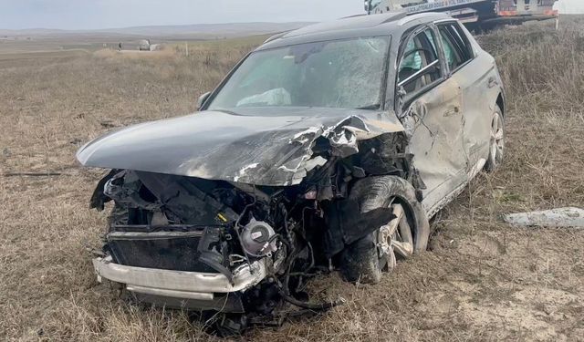 Çorum'da tır ile cip çarpıştı: 4 yaralı