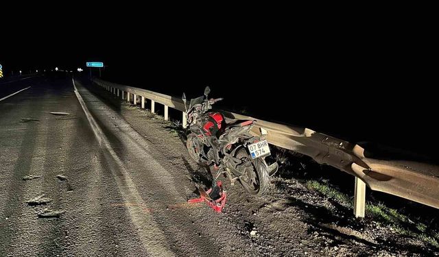 Çukura düşen motosikletin sürücüsü yaralandı