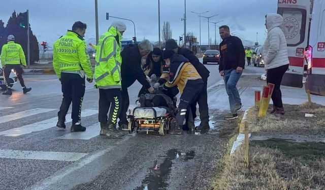 Erzincan'da iki araç çarpıştı: 2 yaralı