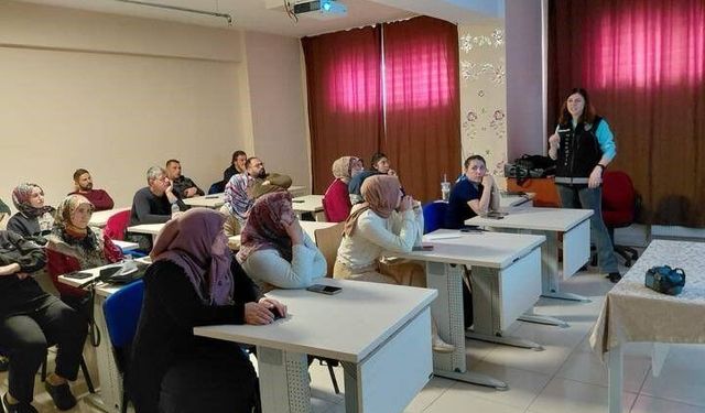 Erzincan'da narkotik ekiplerinden uyuşturucuyla mücadele eğitimi