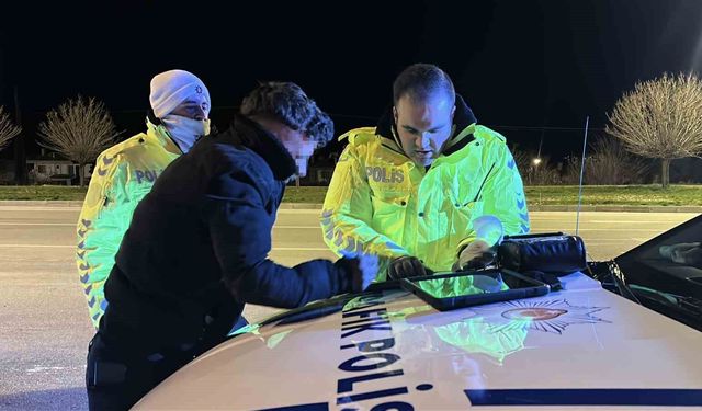 Evde unuttuğunu söylediği ehliyetine 2 kez alkollü araç kullanmaktan el konulduğu ortaya çıktı