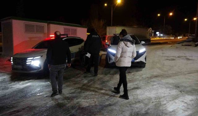 Evde zorla tutulduğunu iddia eden kadını polis ve itfaiye kurtardı