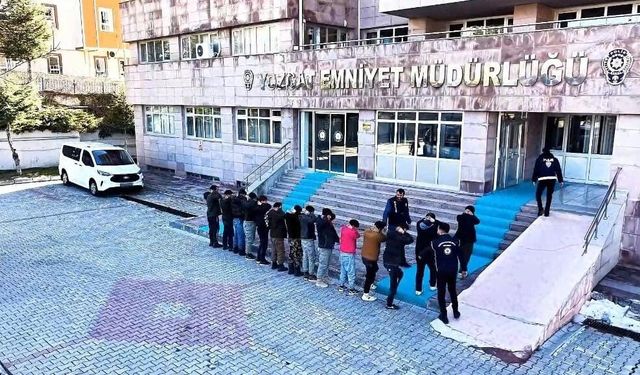 Göçmen kaçakçılığı şüphelisi 3 kişi savcılığa sevk edildi