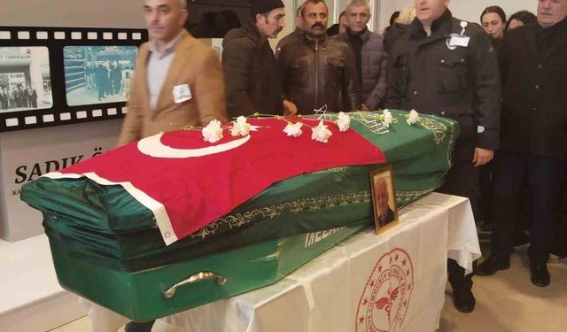 Hastasını muayene ettiği sırada kalp krizi geçirdi, hayatını kaybetti