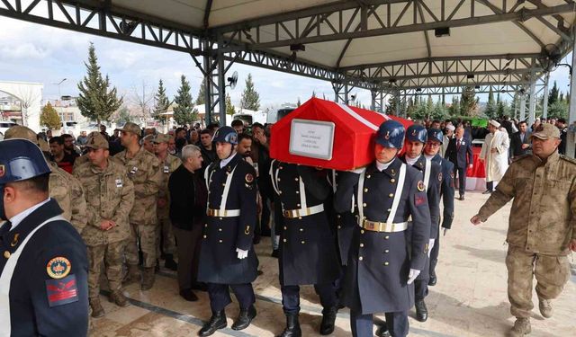 Hayatını kaybeden uzman çavuş toprağa verildi