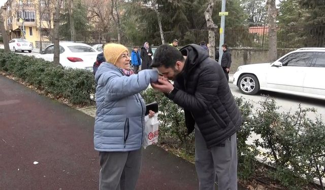 Isparta'ya gezmeye geldi bulduğu cüzdanla insanlık dersi verdi