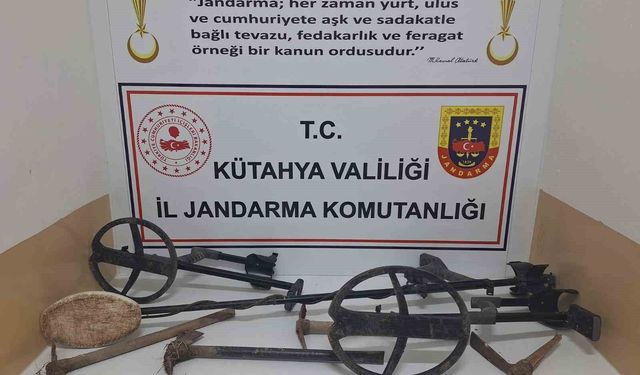 Kütahya'da jandarmadan tarihi eser operasyonu