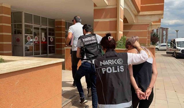 Motosiklette uyuşturucu maddeyle yakalanan sanıklar hakim karşısına çıktı