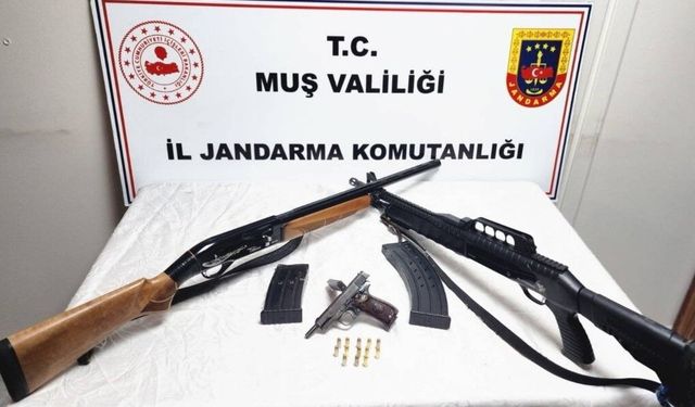 Muş'ta ruhsatsız silah operasyonu: 3 şüpheli gözaltına alındı