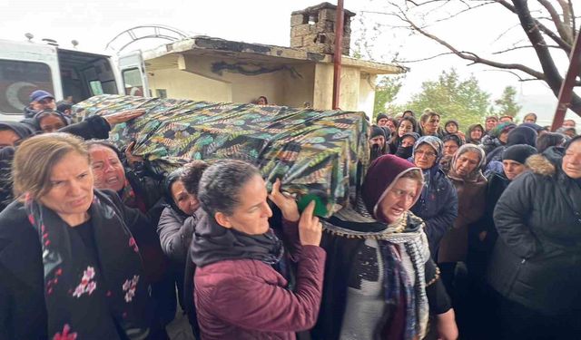 Öldürülen 2 çocuk annesi son yolculuğuna uğurlandı
