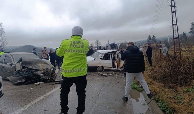 Ordu'da iki otomobil çarpıştı: 2 yaralı