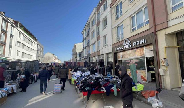 Pazar engelini aşamayan itfaiye, yangına ulaşmakta güçlük çekti