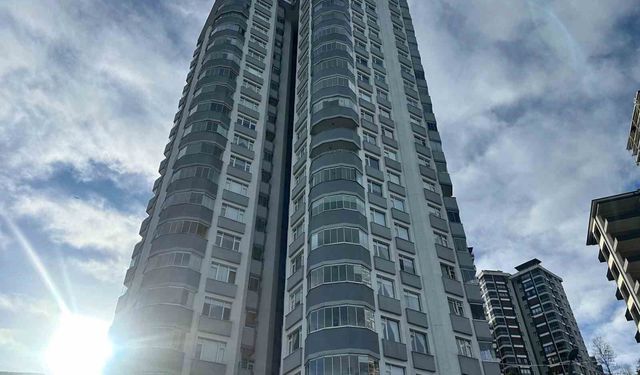 Rize'de binanın 10. katından düşen akademisyen yaşamını yitirdi