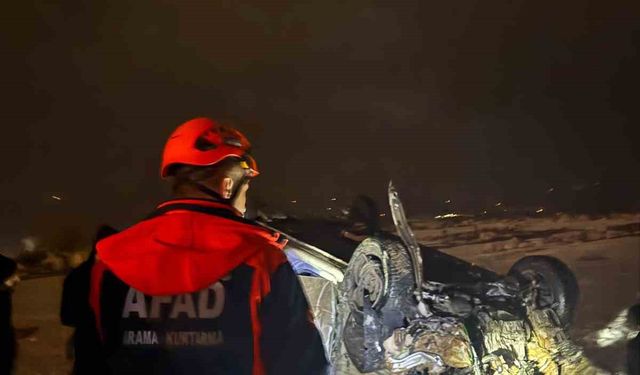 Şırnak'ta yoldan çıkarak takla atan araç hurdaya döndü: 1 ağır yaralı