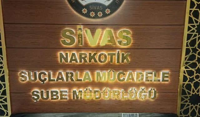 Sivas'ta binlerce uyuşturucu hap ele geçirildi, 2 şüpheli tutuklandı