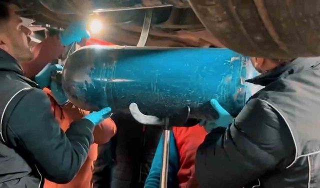 Tekirdağ'da yakıt tüplerine zulalanmış 24 kilo 500 gram skunk ele geçirildi