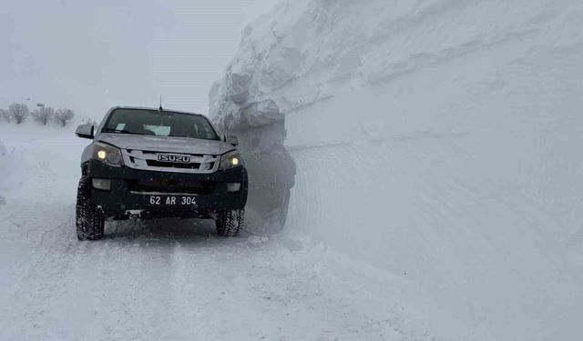 Tunceli'de karla mücadele çalışmaları gece gündüz sürüyor