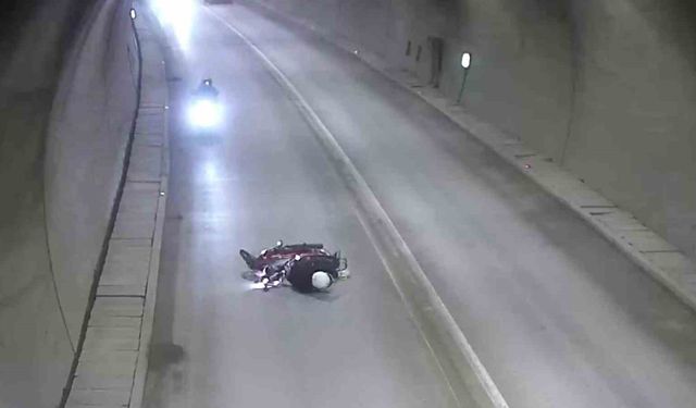 Tünelde motosikletten düşüp metrelerce sürüklendi: Kaza anı kamerada
