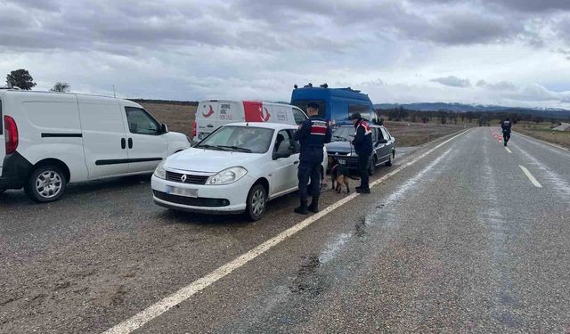 Uşak'ta düzensiz göçle mücadelede 351 göçmen ve 114 araç denetlendi