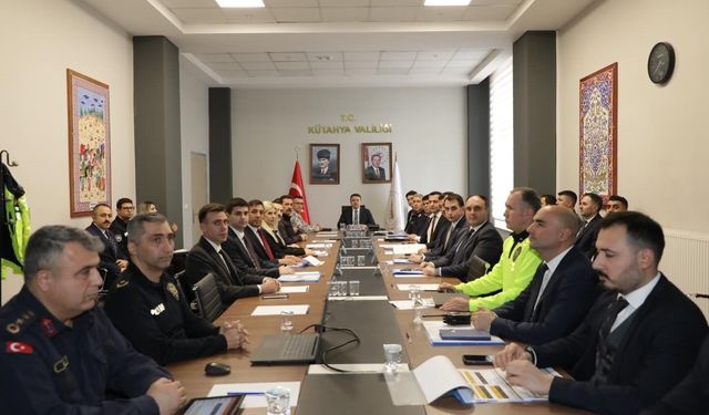 Vali Işın: 'Vatandaşlarımızın huzur ve güvenliği devletin öncelikli sorumlulukları arasındadır'