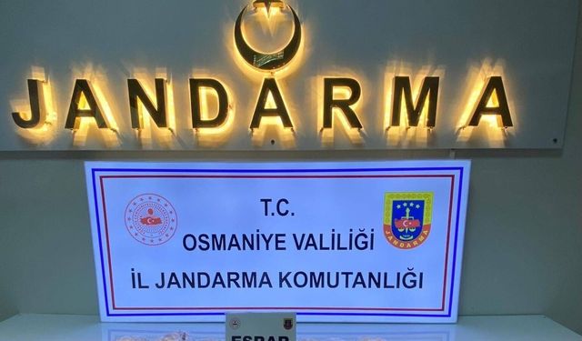 Yedek lastikten 2 kilo esrar çıktı