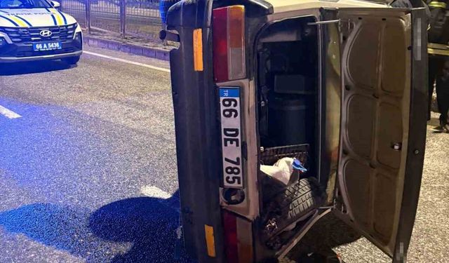 Yozgat'ta otomobil yan yattı, 3 kişi yaralandı