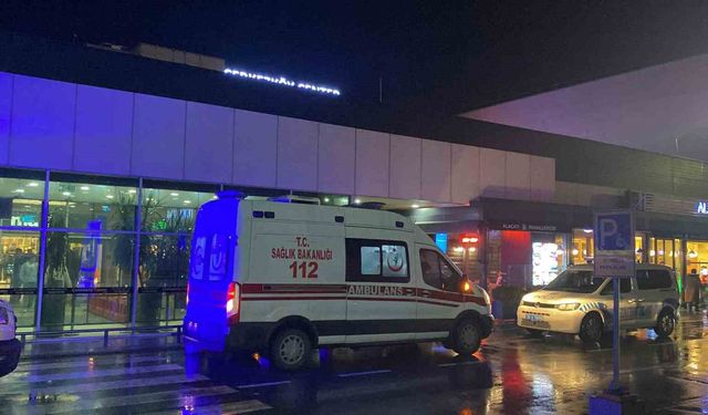 Zehirlenen 8 güvenlik görevlisi hastaneye kaldırıldı