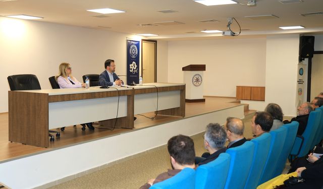 BUÜ’de “Modern Dünyanın Kökenleri” konuşuldu