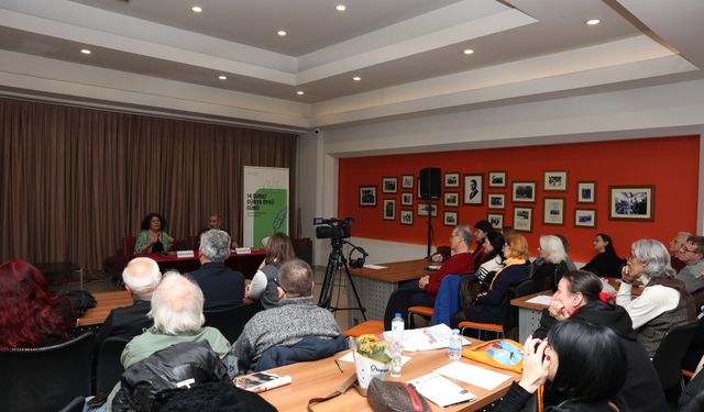 BUYAZ Öykü Onur Ödülü'nün sahibi Pelin Yılmaz