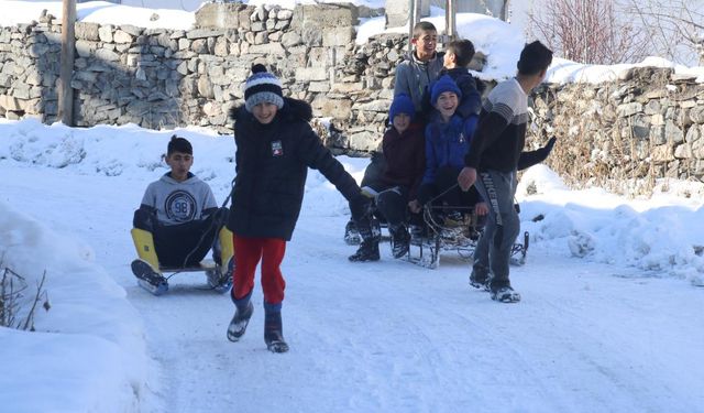Ağrı'da eğitime kar engeli