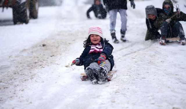 Erzurum'da 3 ilçede eğitime kar engeli