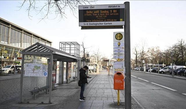 Yeni grev dalgası toplu ulaşımı felç etti