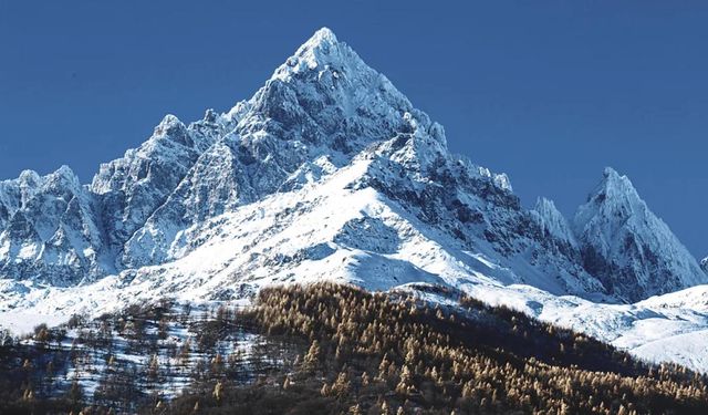 Çığ düşmesi sonucu 2 kişi hayatını kaybetti