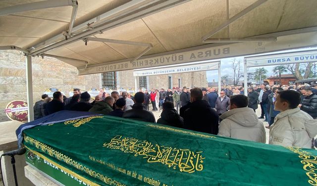 Ak Parti Bursa Milletvekili Özen'in annesi son yolculuğuna uğurlandı
