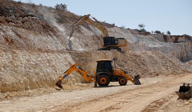 İsrail, Batı Şeria'da otoyol için çalışmalara başladı