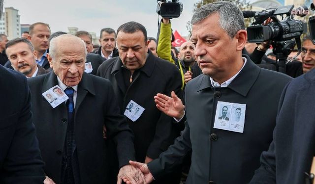 Bahçeli ile Özel el ele!